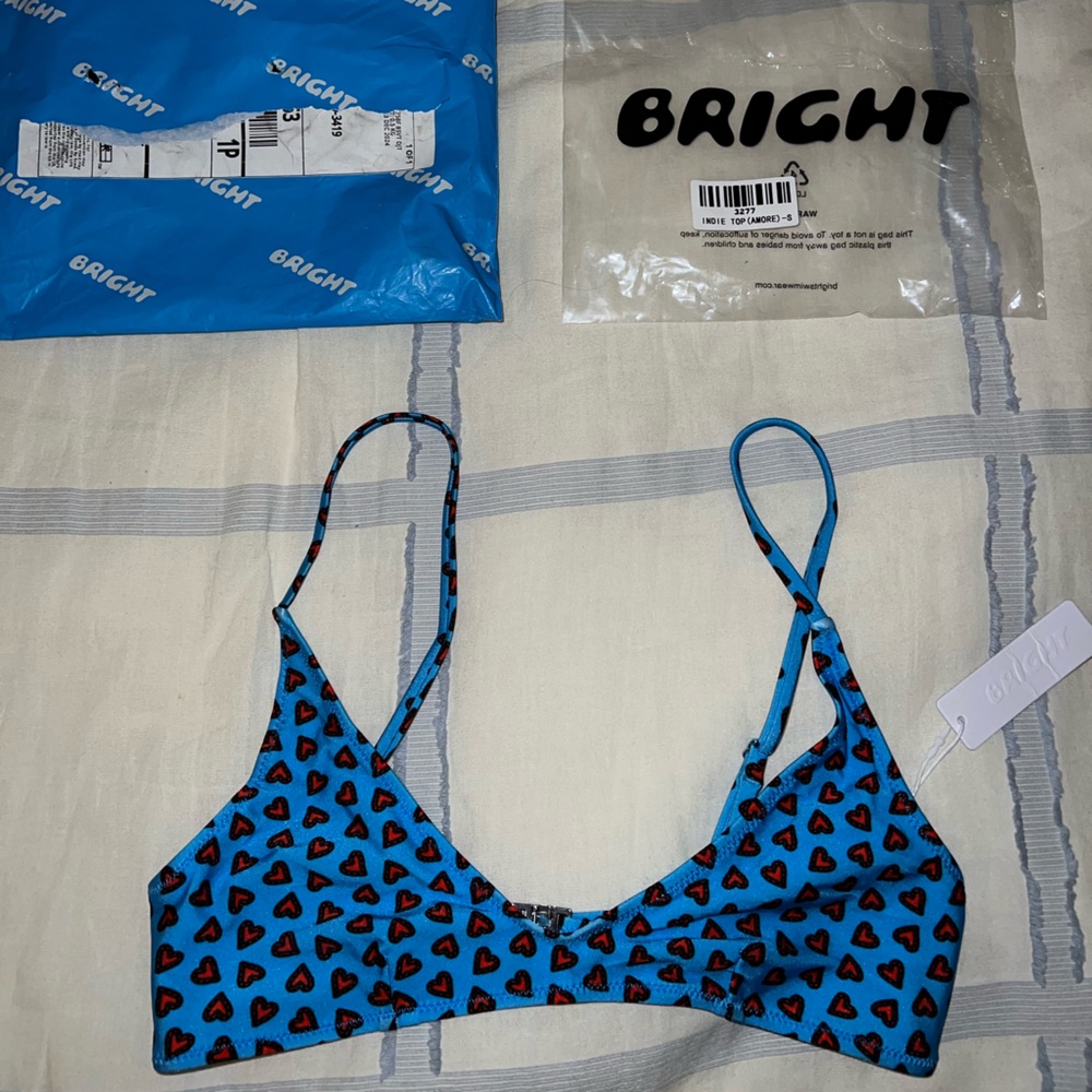 BLUE AND RED HEARTS BIKINI TOP BRIGHT SWIMWEAR